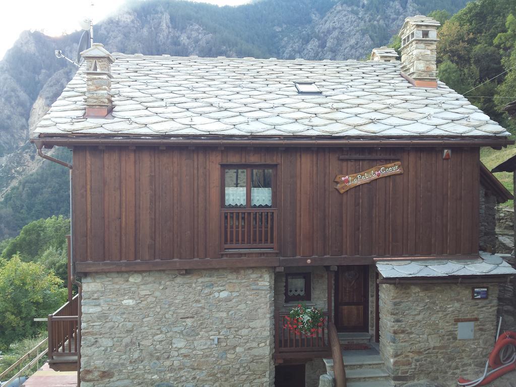 Le Petit Coeur Hotel Fontainemore Exterior photo